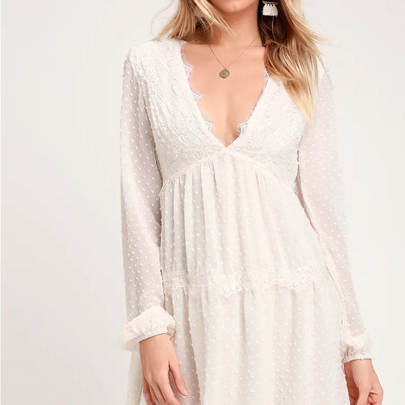 Lulu’s ivory and lace dress - Picture 3 of 8